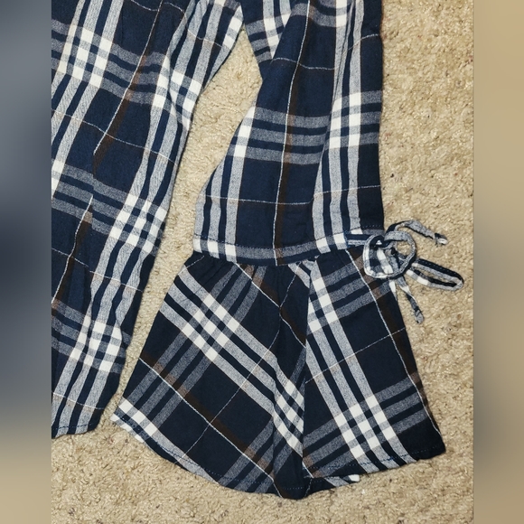 Plaid Button Down with Bell sleeves Time and Tru size Med 8-10 - Picture 4 of 5